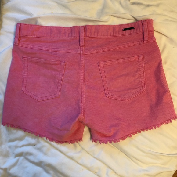 Carve Designs Oahu 4” inseam corduroy shorts in fuchsia - Picture 6 of 12